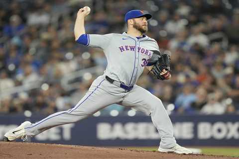 Mets capitalize on Blue Jays’ costly errors for win to move ahead of Braves in wild-card race