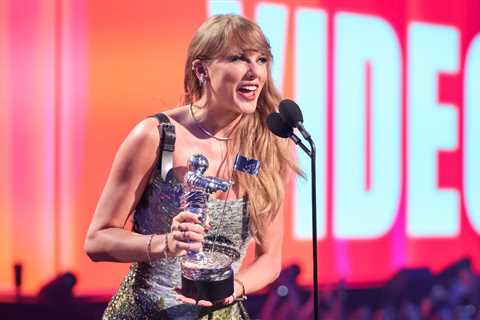 Taylor Swift Thanks Travis Kelce, Urges Fans to Vote After Winning Video of the Year at 2024 VMAs