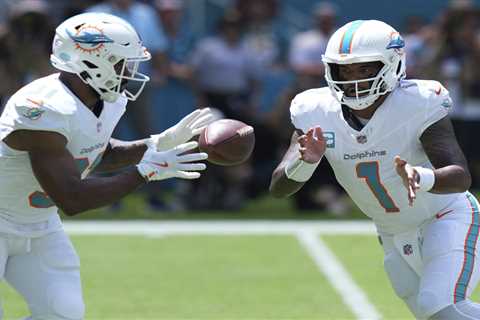 Dolphins rule out Raheem Mostert, make De’Von Achane active for ‘Thursday Night Football’