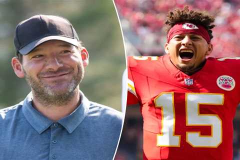 Tony Romo bizarrely lauds Patrick Mahomes for bad throw: ‘Winning play’