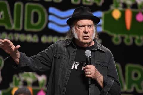 Neil Young Champions American Farmers at Farm Aid: Set List