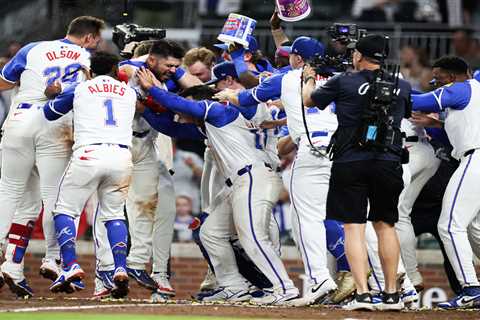 Travis d’Arnaud puts dent in Mets’ playoff hopes with walk-off homer in Braves’ win