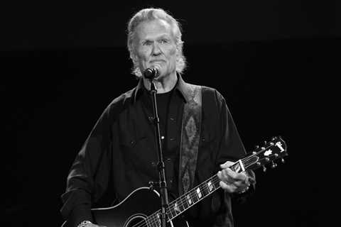 Dolly Parton, Reba McEntire and More Remember Kris Kristofferson