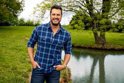 Luke Bryan Comments on Beyoncé’s CMA Awards Snub: ‘Come Into Our World & Be Country With Us a..