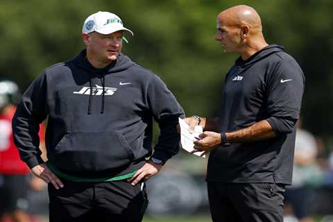 Robert Saleh thought about stripping Nathaniel Hackett of play-calling duties before Jets firing —..