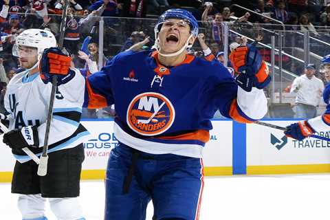 Max Tsyplakov, Islanders’ rookie KHL import, shines in NHL debut