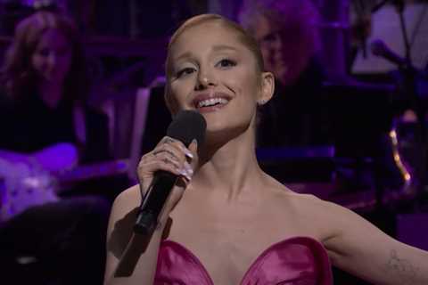 Ariana Grande Impersonates Britney Spears, Miley Cyrus & More in ‘SNL’ Monologue: Watch