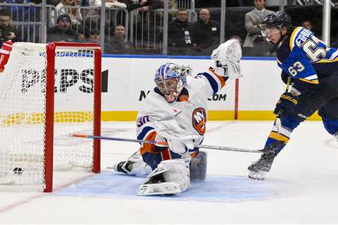 Islanders come up empty in listless loss to Blues