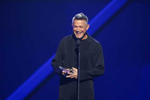 ‘Music Moves This Heart’: Alejandro Sanz Receives Lifetime Achievement Award at 2024 Billboard..