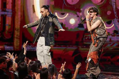 Prince Royce & Gabito Ballesteros Light Up the 2024 Billboard Latin Music Awards With ‘Cosas de..