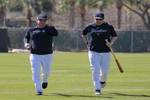 Carlos Mendoza proud of Aaron Boone after Yankees fans were ‘calling for his head’