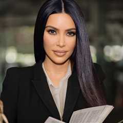 Kim Kardashian Reminds Fans She's Still in Law School With Sultry Selfie