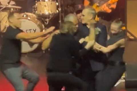 Morrissey Concert Ends After Swarm of Fans Rush Stage, Bodyguard Injured