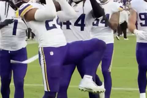 Raygun reacts to Vikings safety Cam Bynum’s tribute celebration