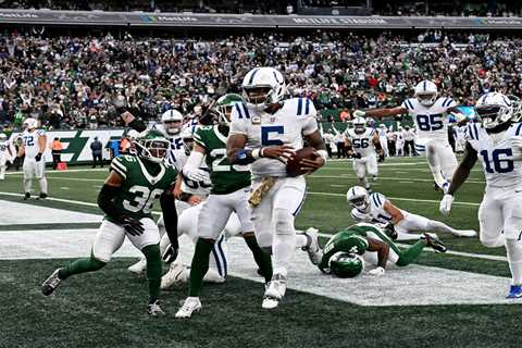 Jets defense shoulders blame for season-sinking disaster against Colts