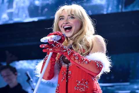 Sabrina Carpenter Debuts ‘A Nonsense Christmas’ Trailer at Final L.A Show