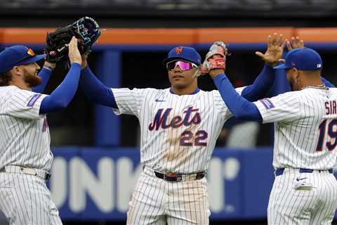 Mets give Citi Field an October feel with an extra $765 million buzz