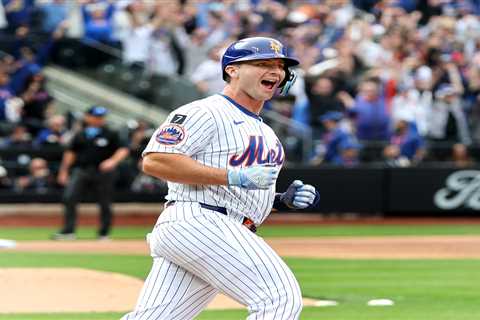 Pete Alonso’s bat stays hot as Mets blank Blue Jays for strong home opener win