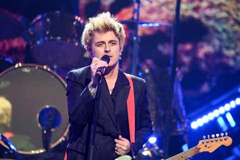 Billie Joe Armstrong Says Perry Farrell Dismissed Green Day as a ‘Boy Band,’ Tried to Block Group..