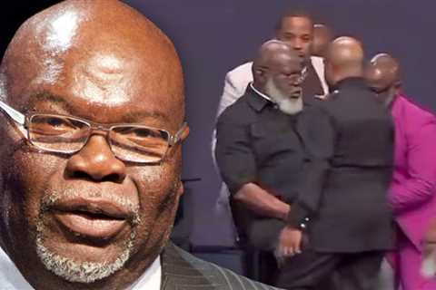 Pastor T.D. Jakes Steps Down From Church Months After Medical Incident