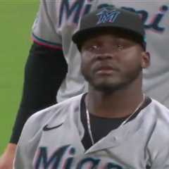 Marlins DFA infielder Ronny Simon days after three-error game
