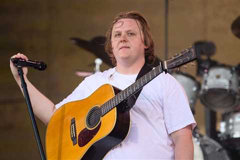 Lewis Capaldi Plays Surprise Set at Tom Walker Charity Show, His First Performance Since 2023