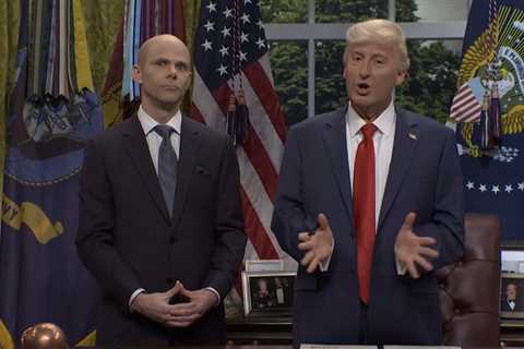 ‘SNL’ roasts Bill Belichick and Jordon Hudson’s age gap relationship in cold open