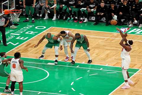Knicks living on edge as Mitchell Robinson’s free-throw woes could eventually prove too costly