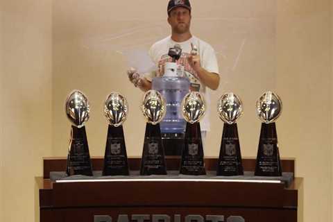 Dave Portnoy stars in Patriots schedule video after decade-long NFL feud