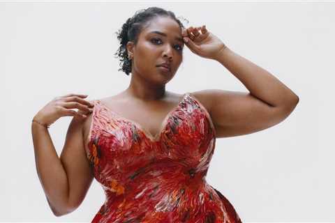 Lizzo Opens Up About Viral Fame on ‘Therapuss’: ‘I Have an Anxiety Attack’