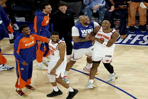 This was a perfect Knicks night in every way