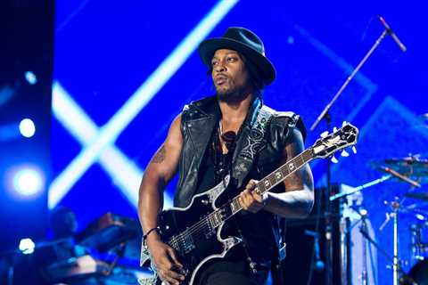 D’Angelo Cancels 2025 Roots Picnic Performance Due to ‘Unforeseen’ Medical Issue