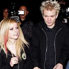 Avril Lavigne Reunites With Deryck Whibley for ‘In Too Deep’ at Warped Tour
