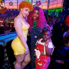 Tyla, KATSEYE, mgk, Ice Spice, SZA & More at 2025 Kids’ Choice Awards: All the Best Photos