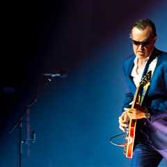 Joe Bonamassa to Headline and Curate Florida’s Sound Wave Beach Weekend