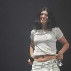 Lorde Performs New Album ‘Virgin’ in Full at Surprise Glastonbury 2025 Show