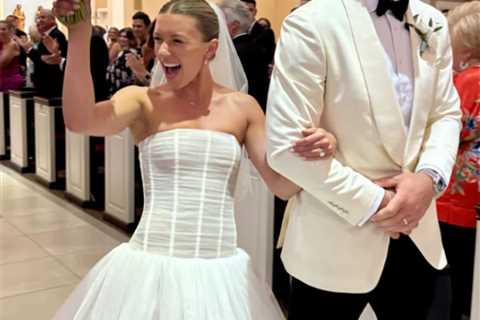 Bears star Cole Kmet gets married to longtime girlfriend with teammates, rival on hand