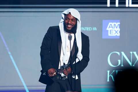 Kendrick Lamar Hugs SZA & Thanks BET Awards for ‘Representing the Culture Right’ After Album of the ..