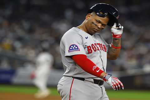 Red Sox trading Rafael Devers to Giants in stunning blockbuster