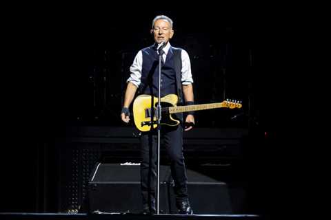 Bruce Springsteen Calls President Trump a ‘Moron,’ Says We Are Living Through an ‘American Tragedy’