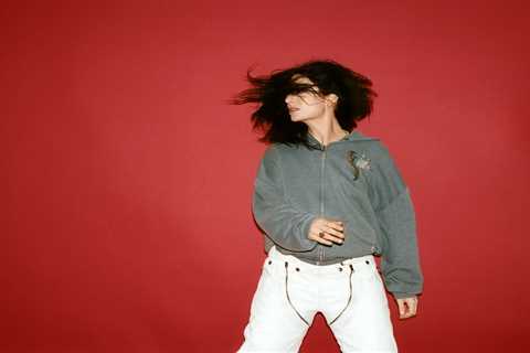 Lorde Announces Final ‘Virgin’ Single Before Album Release, Calls It an ‘Ode to City Life &..