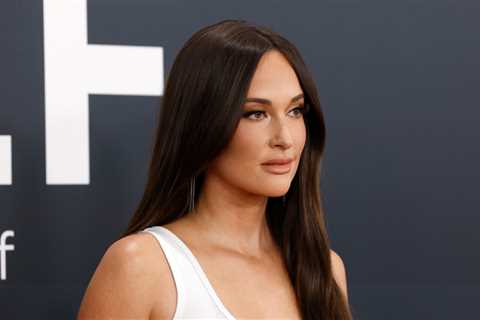 Kacey Musgraves Reschedules Upcoming Show After Breaking Her Rib: ‘I’m In a Lot of Pain’