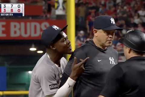 Jazz Chisholm held back by Aaron Boone after getting ejected in tense scene