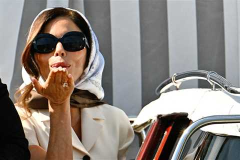 Lauren Sanchez Looks Bride-Like On Wedding Day in Venice