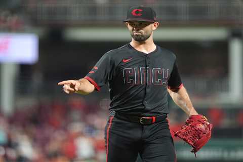 Reds’ Nick Martinez was fighting ‘demons’ early in no-hit bid that fell just short
