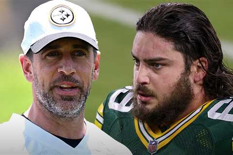 Aaron Rodgers' Ex-Teammate Shades Quarterback Over Wedding Snub
