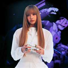 LISA Shows Off Her Gaming Skills in Latest PlayStation 5 Campaign