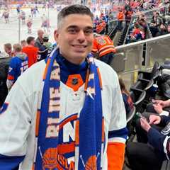 Islanders superfan completes quest of visiting all NHL arenas