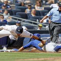 Former Yankee Jon Berti receives ALCS championship ring from Aaron Boone