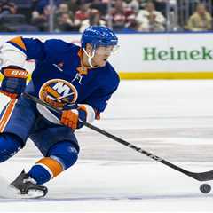 Islanders and Max Tsyplakov avoid arbitration with new two-year pact